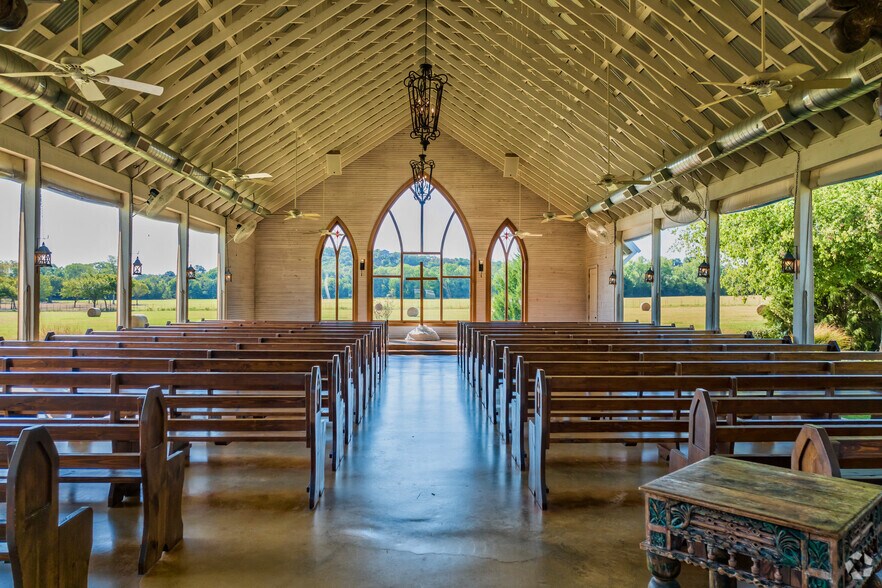 More Photos Of 3002 Azle Hwy, Weatherford Lodge Meeting Hall For Sale