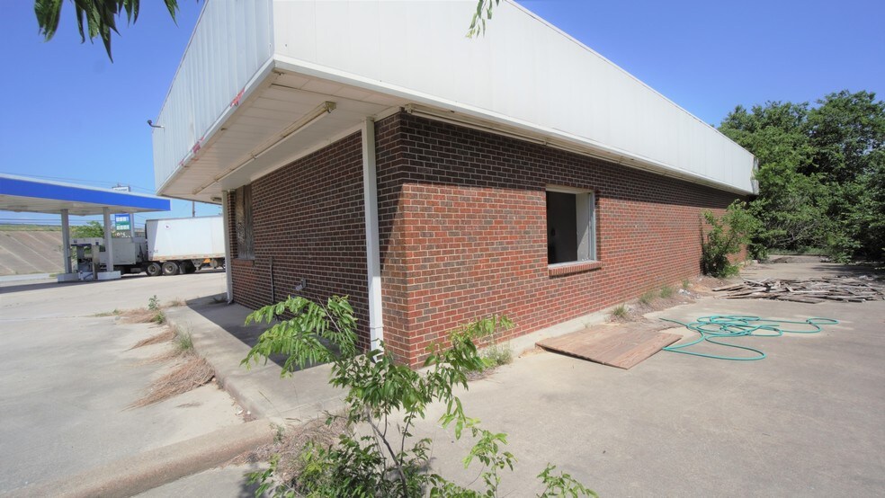 More Photos Of 12235 Camp Bowie Blvd W, Aledo Service Station For Sale