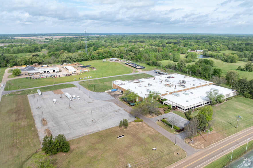 Primary Photo Of 121 Matthews Dr, Senatobia Manufacturing For Sale