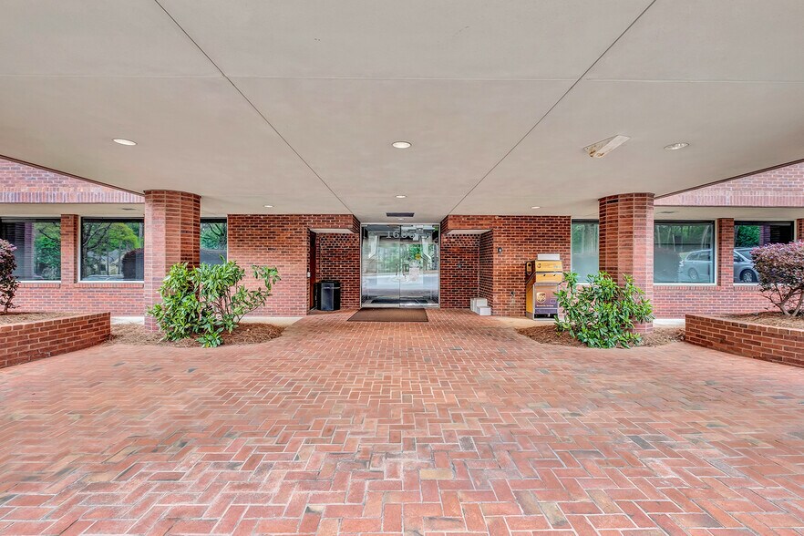 More Photos Of 1605 Chantilly Dr NE, Atlanta Medical For Lease