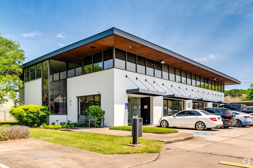 More Photos Of 6343 Skyline Dr, Houston Office For Lease