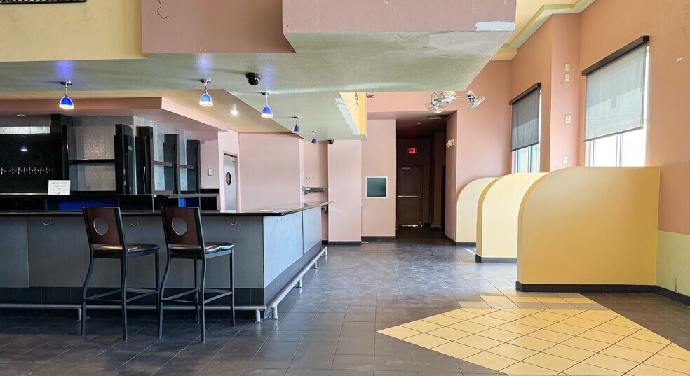 More Photos Of 5801 Academy Rd NE, Albuquerque Restaurant For Lease