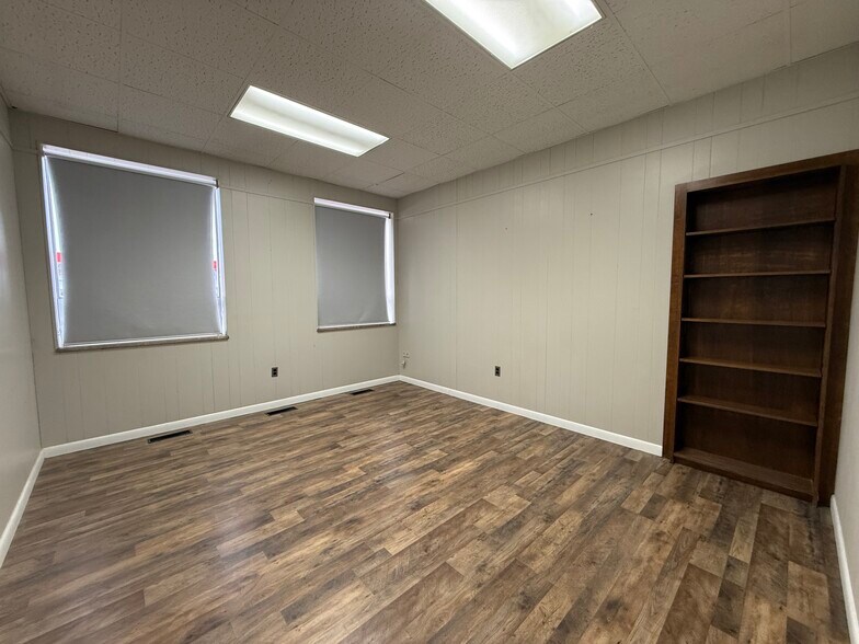 More Photos Of 750-758 S Monroe St, Monroe Office For Sale