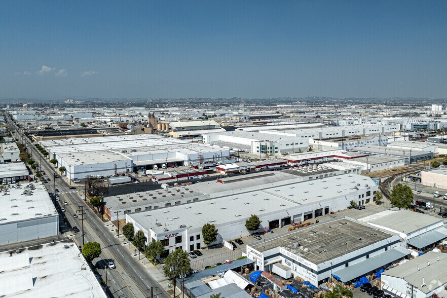 More Photos Of 5500-5510 S Soto St, Vernon Warehouse For Sale