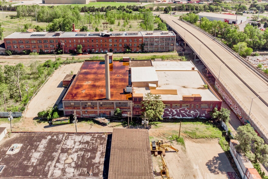 More Photos Of 2600 E Grand Blvd, Detroit Warehouse For Sale