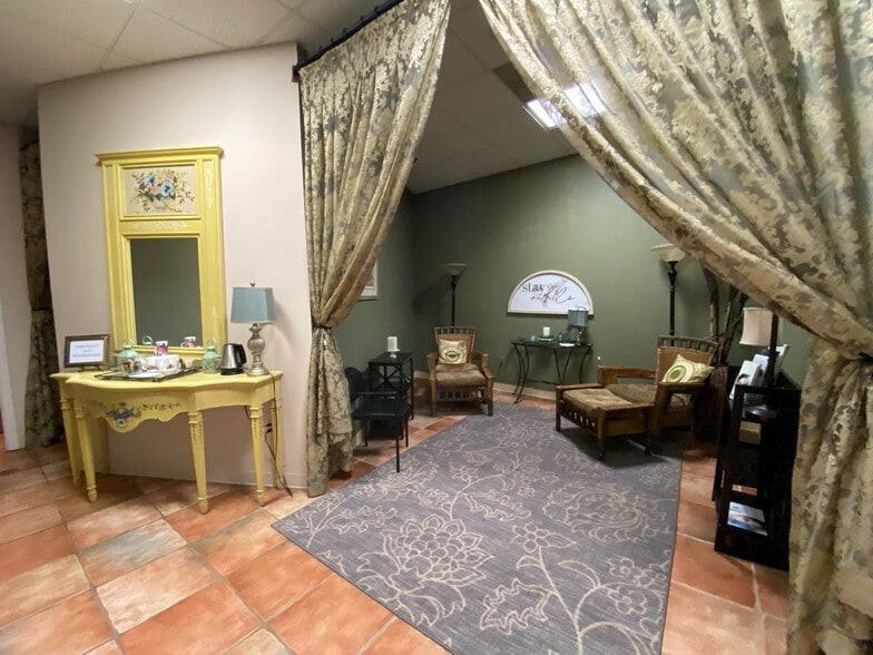 More Photos Of 546-574 Allen Rd, Basking Ridge General Retail For Lease