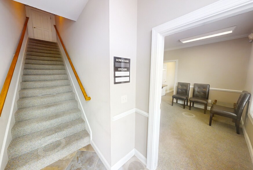 Primary Photo Of 7031 Hodgson Memorial Dr, Savannah Office For Lease