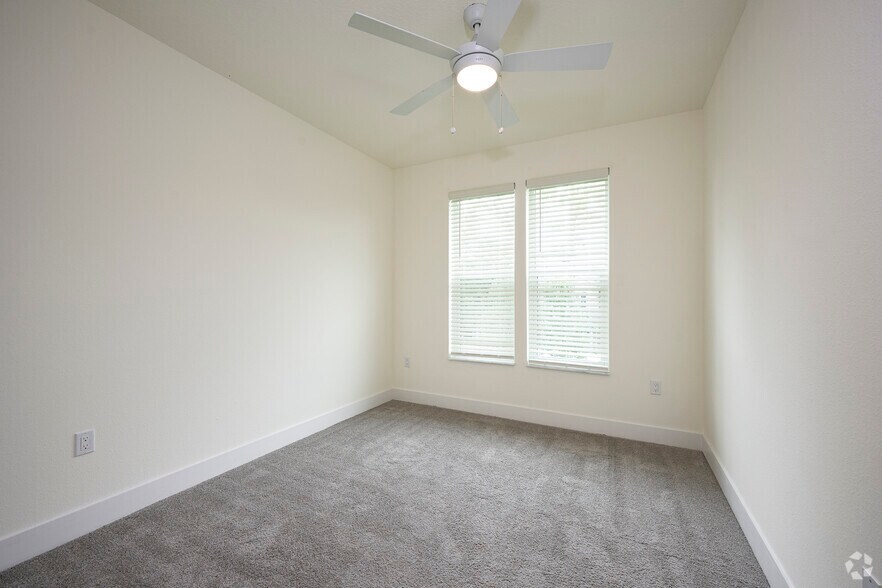 More Photos Of 2841 Enterprise Rd, Debary Apartments For Sale