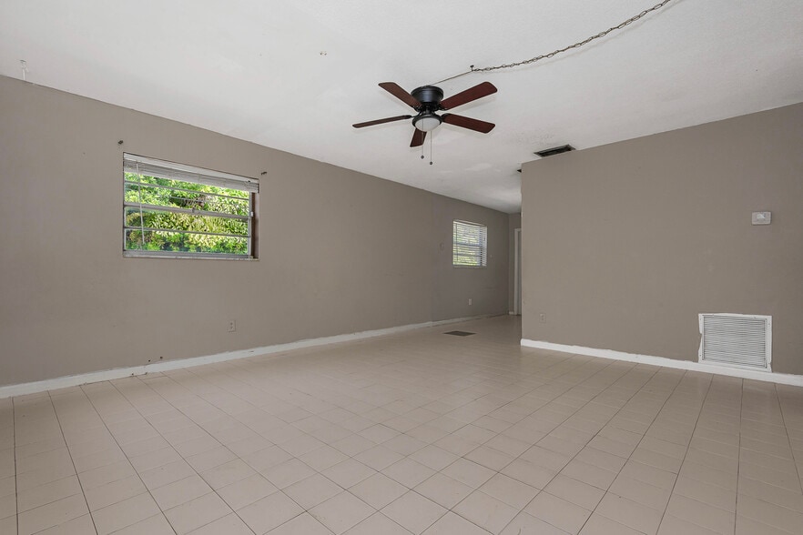More Photos Of 1911-1915 SW 4th Ave, Fort Lauderdale Apartments For Sale