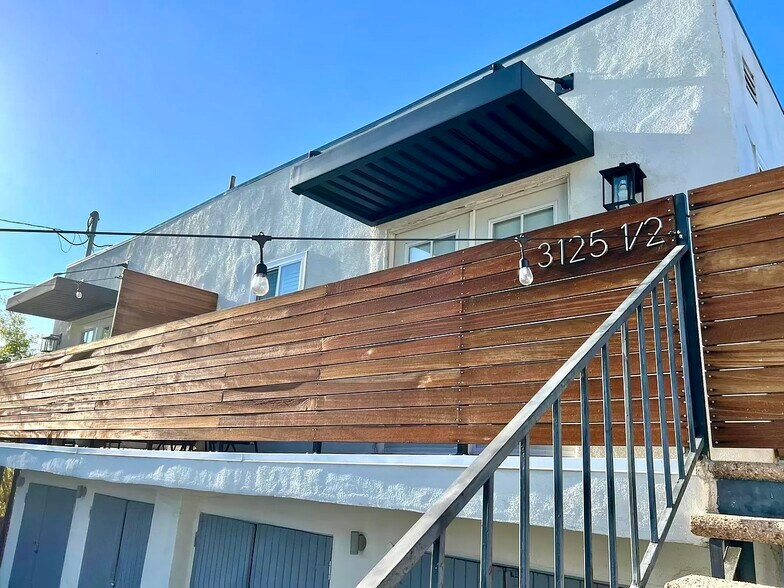 More Photos Of 3121 Silver Lake Blvd, Los Angeles Apartments For Sale