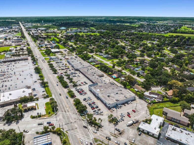 More Photos Of 3216-3254 E Broadway St, Pearland Unknown For Lease