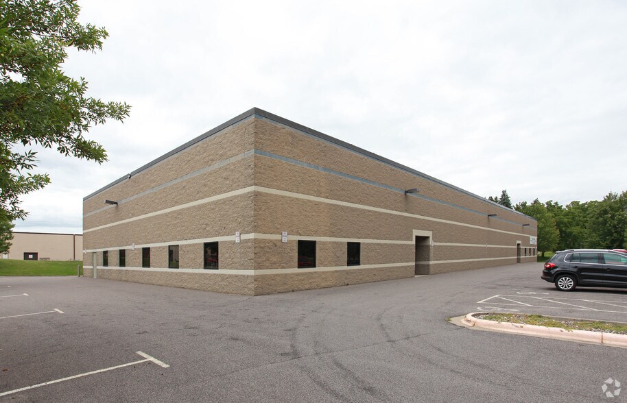 More Photos Of 925 N Boone Ave, Golden Valley Manufacturing For Sale