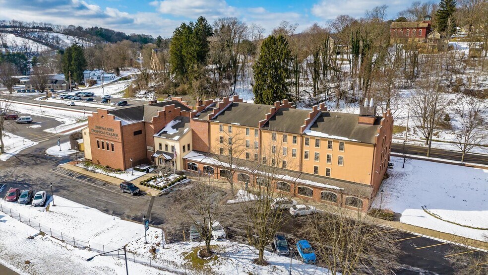 More Photos Of 200 N Whitewoman St, Coshocton Loft Creative Space For Sale