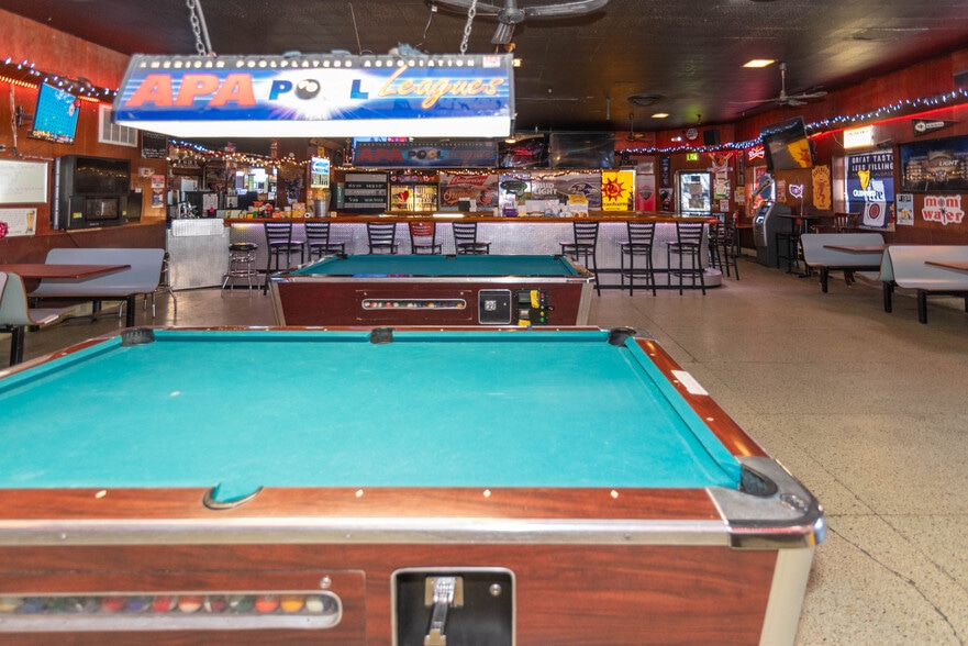 More Photos Of 2816 Old North Point Rd, Baltimore Bar For Sale