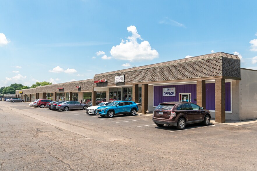 More Photos Of 3100-3130 Springdale Rd, Cincinnati Storefront For Sale