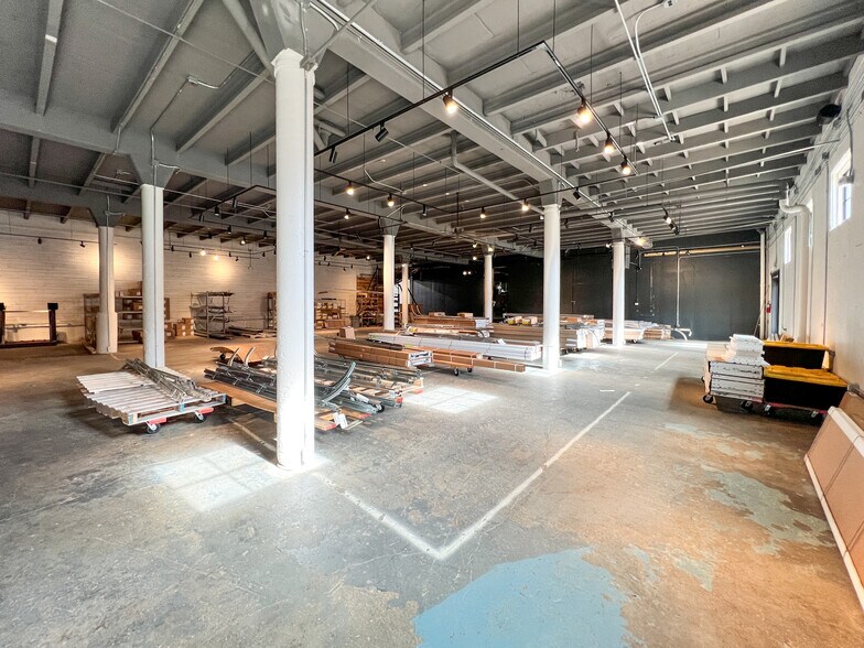 More Photos Of 11 Sullivan Way, Asheville Warehouse For Lease