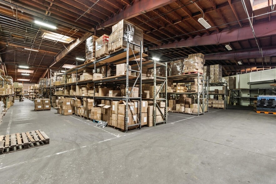 More Photos Of 6310 Corsair St, Commerce Manufacturing For Sale
