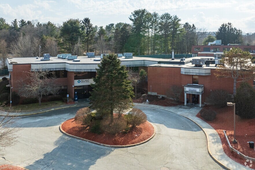 Primary Photo Of 340 Thompson Rd, Webster Hospital For Lease