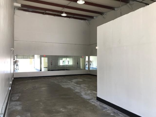 More Photos Of 9700 Almeda Genoa Rd, Houston Flex For Lease