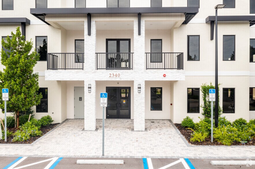 More Photos Of 2340 Vanderbilt Beach Rd, Naples Medical For Lease