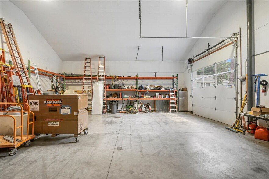 More Photos Of 363 S Middletown Rd, Nanuet Flex For Sale