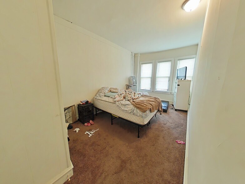 More Photos Of 202 Macdade Blvd, Collingdale Apartments For Sale