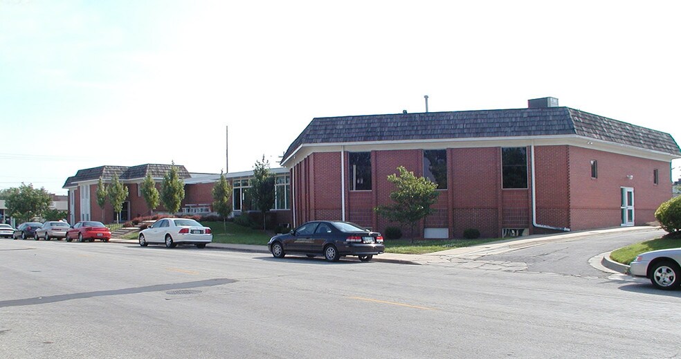 More Photos Of 8001 Conser St, Overland Park Office For Lease