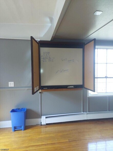 More Photos Of 16 Flanders Rd, Netcong Specialty For Sale