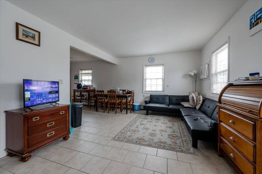 More Photos Of 21-23 W Jamaica Ave, Valley Stream Flex For Sale