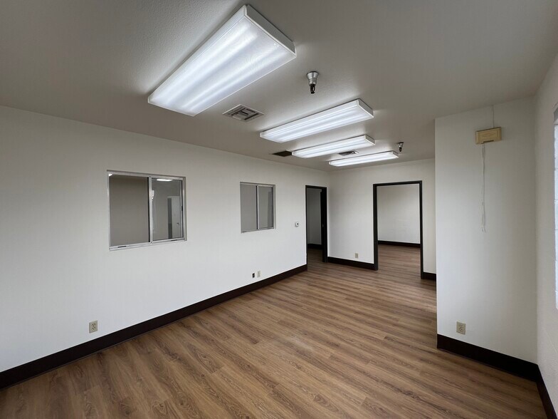 More Photos Of 5436 Cleon Ave, North Hollywood Warehouse For Lease