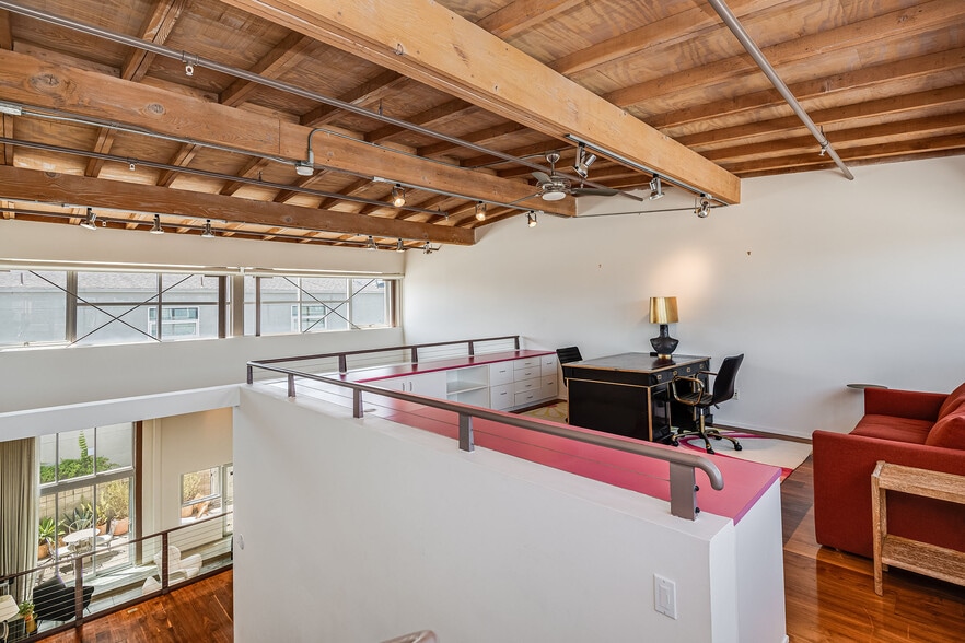 More Photos Of 2100 Abbot Kinney Blvd, Venice Office For Lease