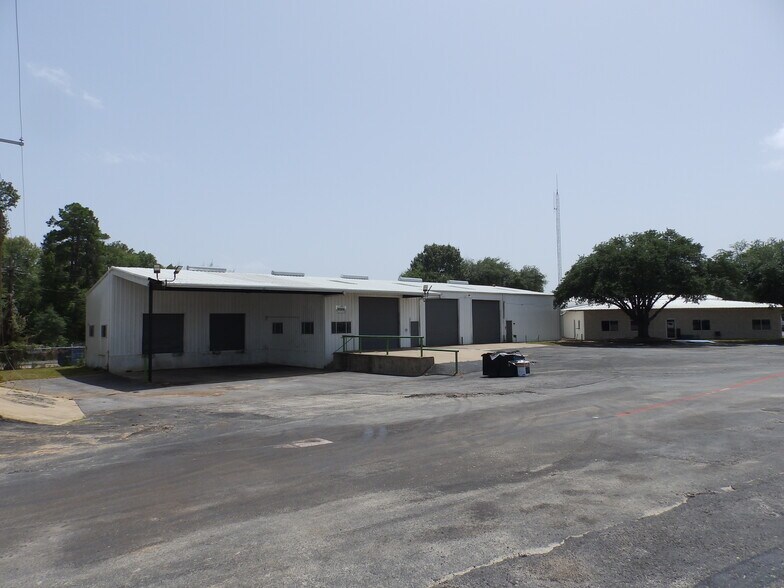 More Photos Of 2005 Tile Factory Rd, Palestine Manufacturing For Lease