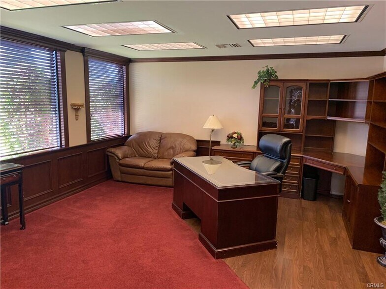 More Photos Of 503-511 E Route 66, Glendora General Retail For Lease