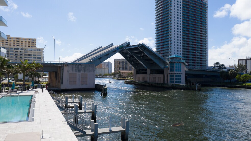 More Photos Of 4010 S Ocean Dr, Hollywood Hotel For Lease