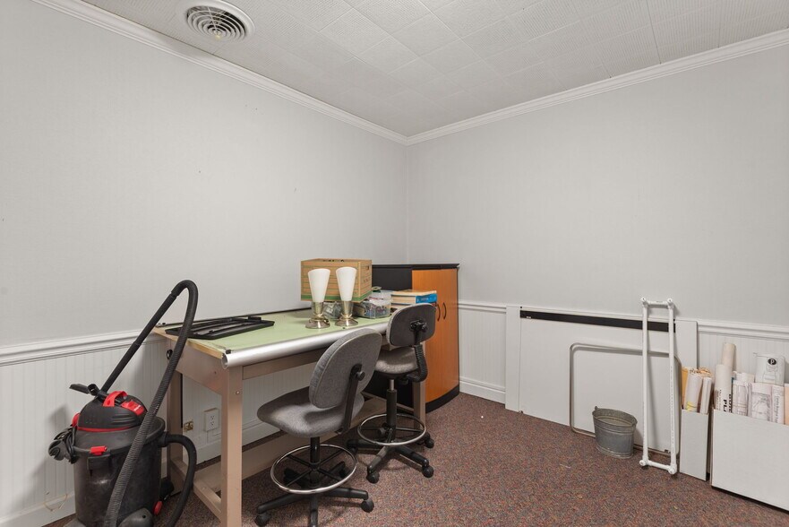 More Photos Of 102 Paisley St, Greensboro Coworking Space