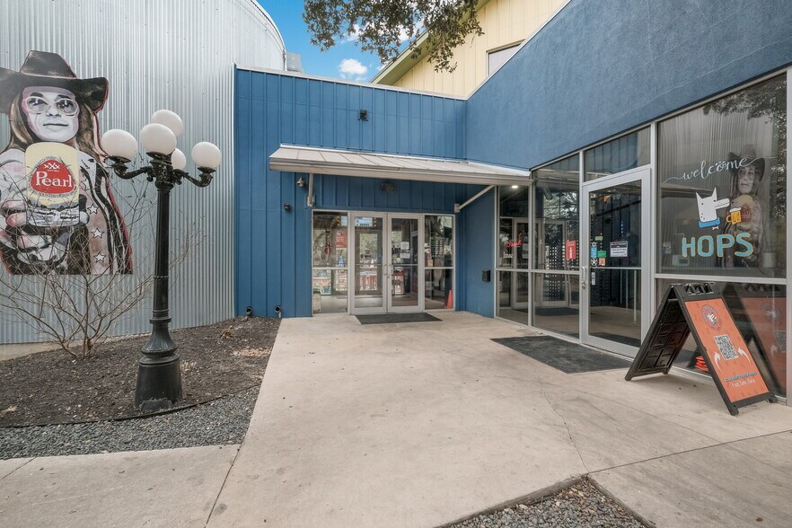 Primary Photo Of 13838 Jones Maltsberger Rd, San Antonio Restaurant For Sale