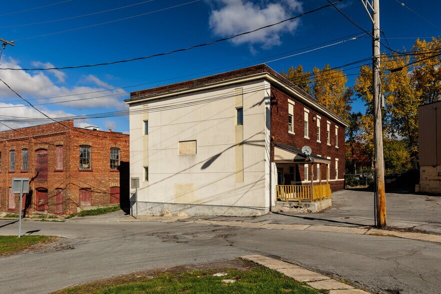 More Photos Of 140 Polk St, Watertown Apartments For Sale