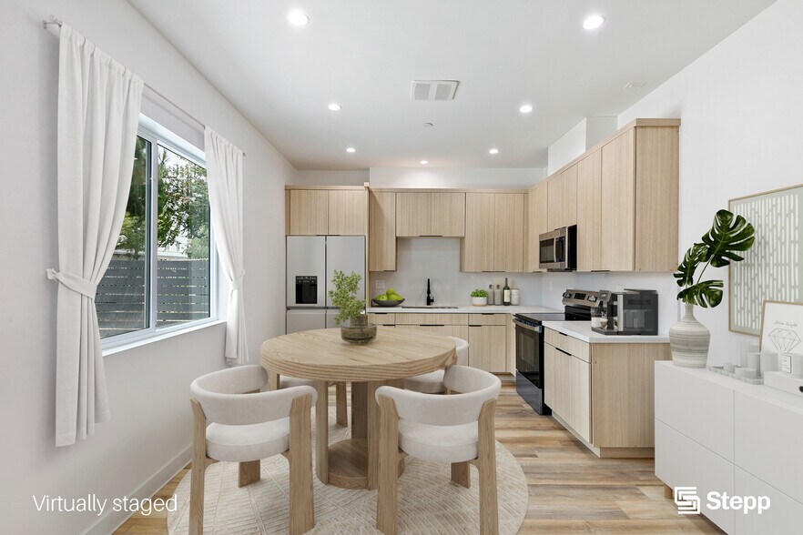 More Photos Of 1023 E 28th St, Los Angeles Apartments For Sale