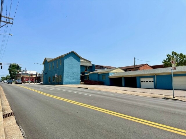 More Photos Of 136 Dixie Ave, Elizabethtown Office For Sale