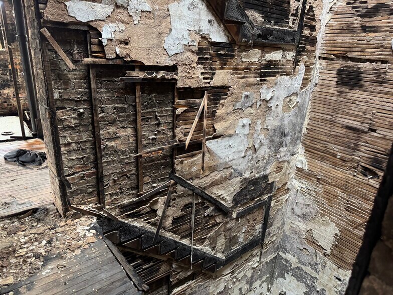 More Photos Of 1758 E 79th St, Chicago General Retail For Sale