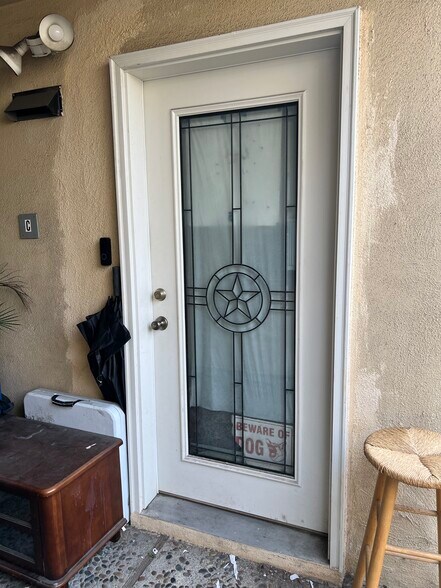 More Photos Of 257-259 S Rosemead Blvd, Pasadena Storefront Retail Residential For Sale