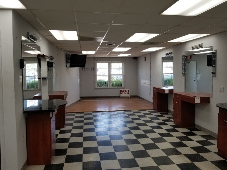 More Photos Of 4700 Stamp Rd, Marlow Heights General Retail For Lease