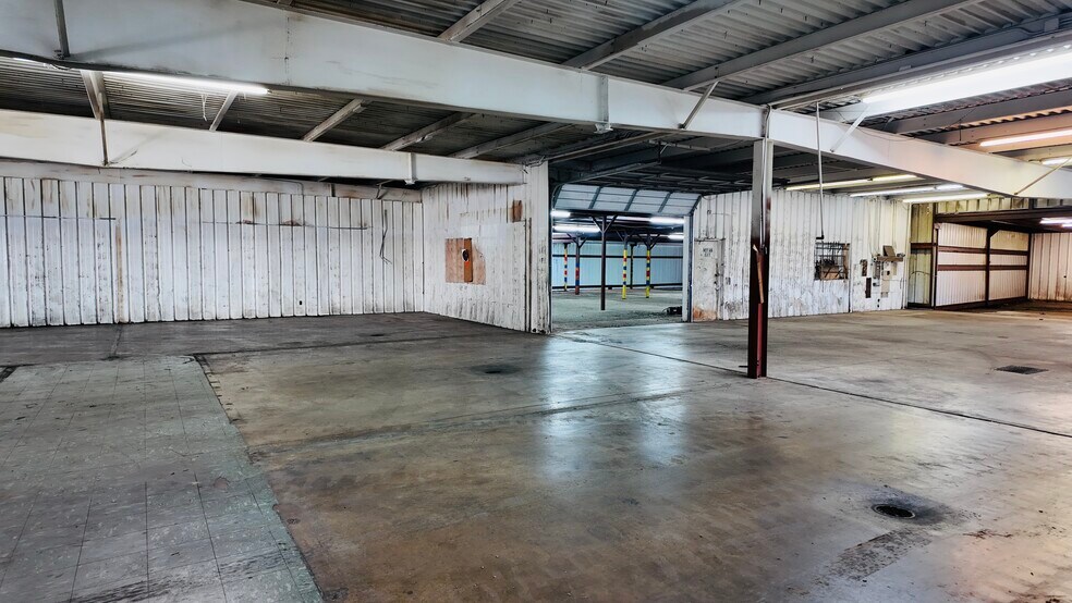 More Photos Of 1520 S Central Ave, Oklahoma City Manufacturing For Lease