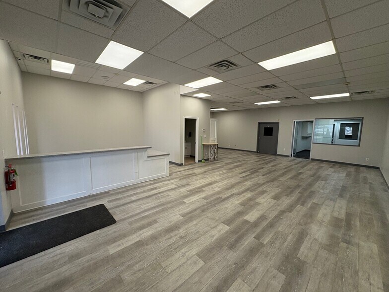More Photos Of 7450 E 46th St, Tulsa Service For Lease