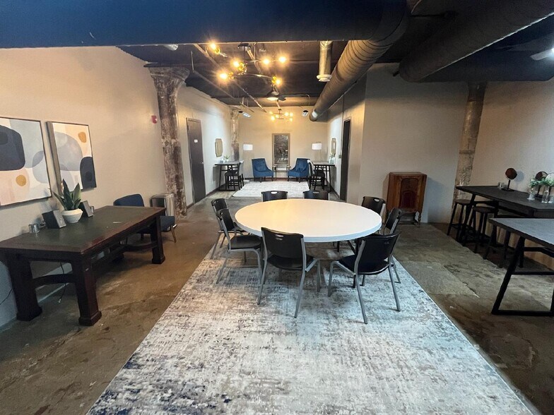 More Photos Of 700 16th St NE, Cedar Rapids Office For Lease