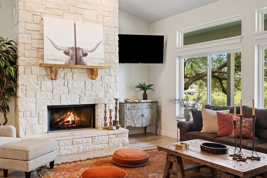 More Photos Of 4607 R O Dr, Spicewood Lodge Meeting Hall For Sale