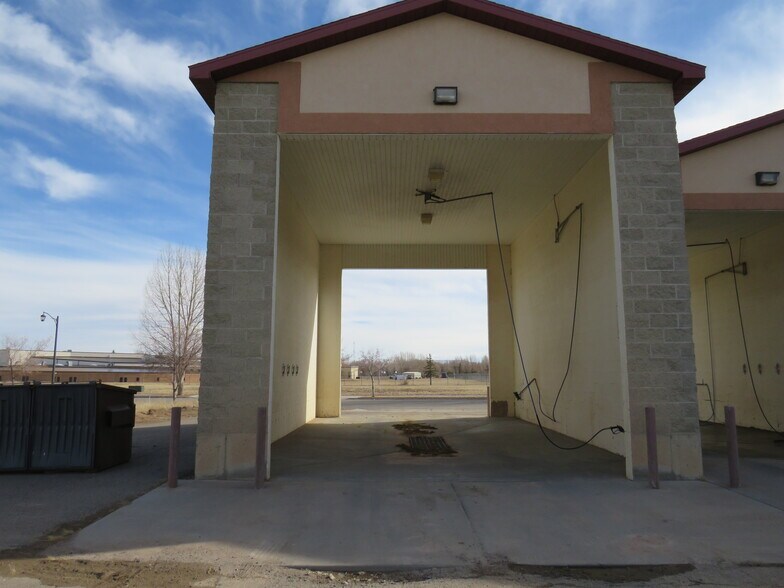 More Photos Of 600 Parkway Dr., Mountain View Specialty For Sale