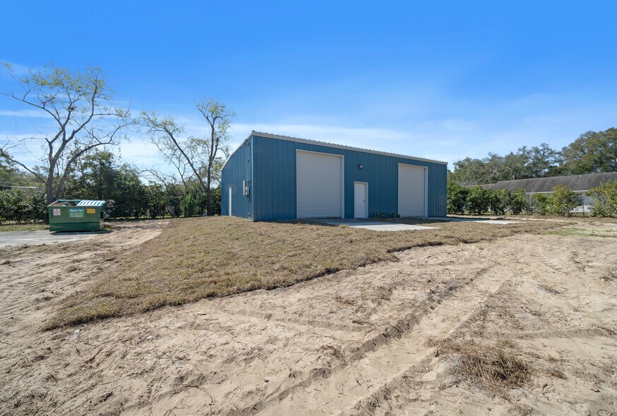 More Photos Of 4820 NE 35th St, Silver Springs Auto Dealership For Sale