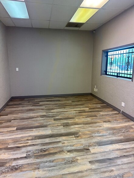 More Photos Of 7620 Eastex Fwy, Beaumont Office For Sale