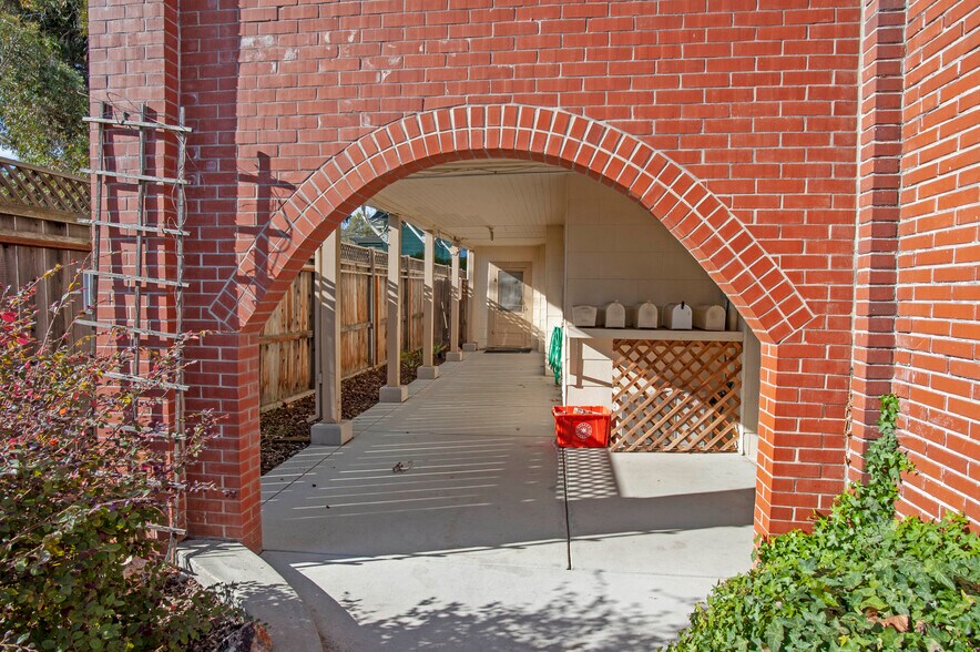 More Photos Of 815 Main St, Suisun City Apartments For Sale